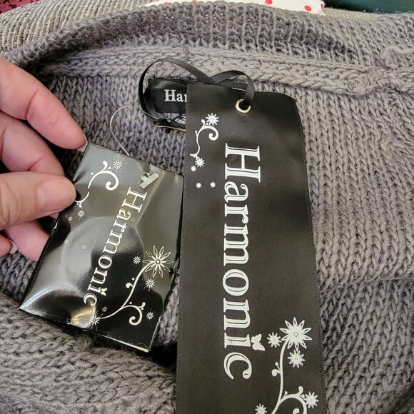 Harmonic Gray Y2K Sweater with Pockets and hood, NWT, Size M, $35 New Old Stock - Picture 7 of 9